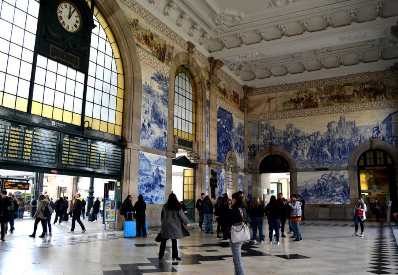 Estudio en Oporto - Estudio con Terraza cerca de la Estación de Tren Principal 🚂