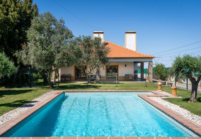 Casa en Palmela - Villa con Piscina y 4 Dormitorios en Palmela 🇵🇹