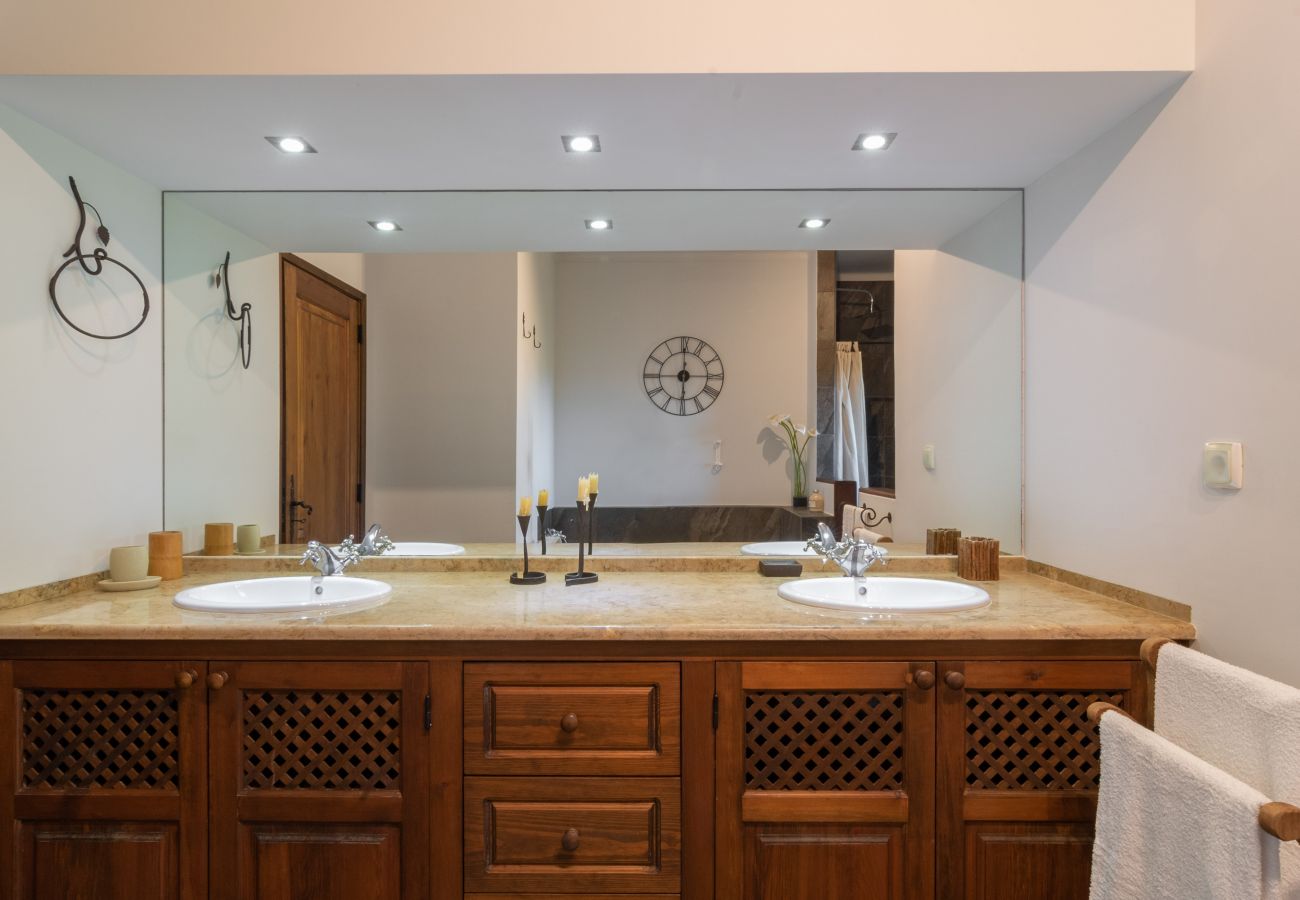 Casa en Palmela - Villa con Piscina y 4 Dormitorios en Palmela