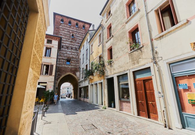 Apartamento en Bassano del Grappa - Buhardilla con vigas en el centro histórico