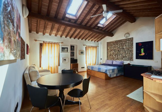 Apartamento en Bassano del Grappa - Buhardilla con vigas en el centro histórico