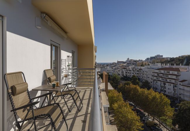 Apartamento en Albufeira - Apartamento en Albufeira con Balcón, Aparcamiento Privado 😎🅿️