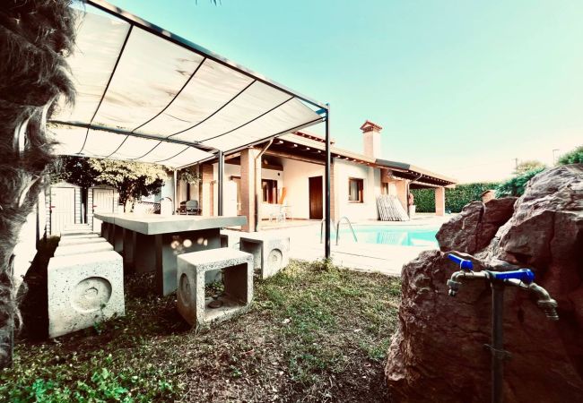 Casa en Romano d´Ezzelino - Wow House - Villa con piscina y jardín Casa en Romano d´Ezzelino - Wow House - Villa con piscina y jardín