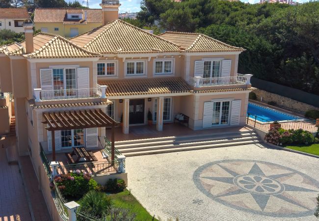 Villa en Ericeira - Espléndida Villa con Piscina y Vista al Océano ☀️🏄🏻