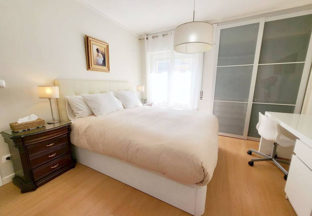 Apartamento en Lisboa ciudad - Apartamento para familias 115m² 2 hab/2 baños Metro Telheiras