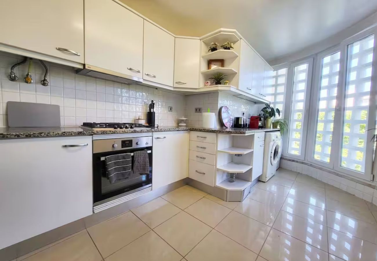 Apartamento en Lisboa ciudad - Apartamento para familias 115m² 2 hab/2 baños Metro Telheiras