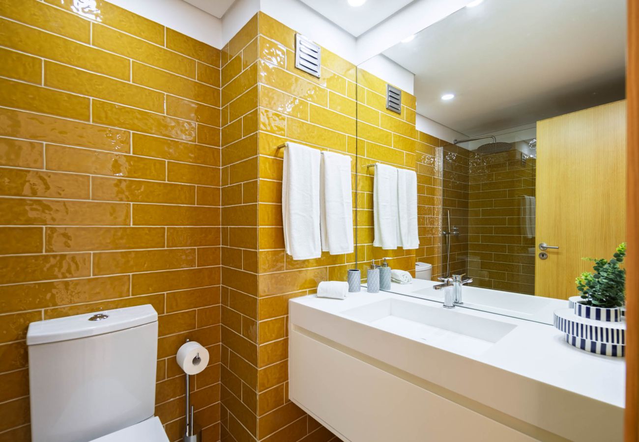 Apartamento en Oporto - Moderno de 2 dorm. con balcón en Campo Alegre