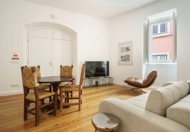 Apartamento en Lisbon - Casa do Beco: Corazón de Arroios y Vistas al Castillo