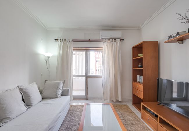 Appartement à Almada - Appartement Spacieux au Centre d'Almada