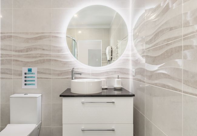 Villa à Crestuma - Crestuma Bright par Hopstays | Piscine avec Vue sur le Douro Villa à Crestuma - Crestuma Bright par Hopstays | Piscine avec Vue sur le Douro