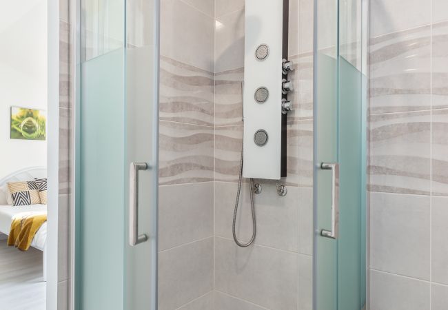 Villa à Crestuma - Crestuma Bright par Hopstays | Piscine avec Vue sur le Douro Villa à Crestuma - Crestuma Bright par Hopstays | Piscine avec Vue sur le Douro