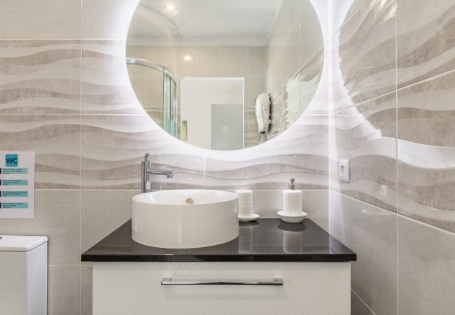 Villa à Crestuma - Crestuma Bright par Hopstays | Piscine avec Vue sur le Douro Villa à Crestuma - Crestuma Bright par Hopstays | Piscine avec Vue sur le Douro