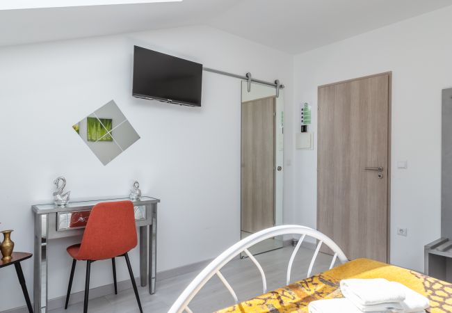 Villa à Crestuma - Crestuma Bright par Hopstays | Piscine avec Vue sur le Douro Villa à Crestuma - Crestuma Bright par Hopstays | Piscine avec Vue sur le Douro