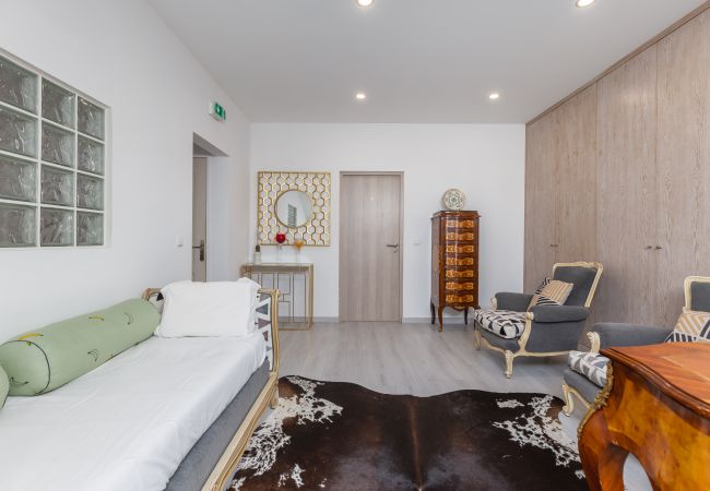 Villa à Crestuma - Crestuma Bright par Hopstays | Piscine avec Vue sur le Douro Villa à Crestuma - Crestuma Bright par Hopstays | Piscine avec Vue sur le Douro