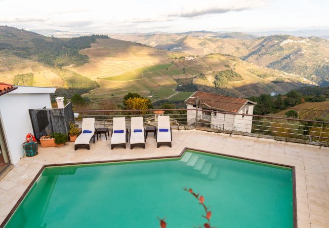 Villa à Gouvães do Douro - Maison Gouvães par Hopstays | Piscine & Vue sur le Douro Villa à Gouvães do Douro - Maison Gouvães par Hopstays | Piscine & Vue sur le Douro