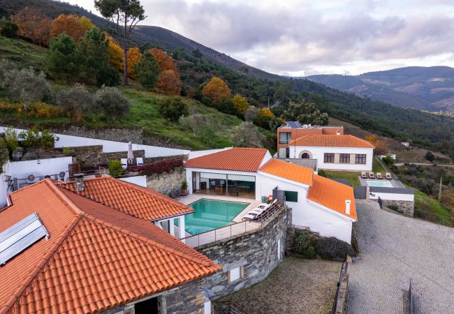 Villa à Gouvães do Douro - Maison Gouvães par Hopstays | Piscine & Vue sur le Douro Villa à Gouvães do Douro - Maison Gouvães par Hopstays | Piscine & Vue sur le Douro