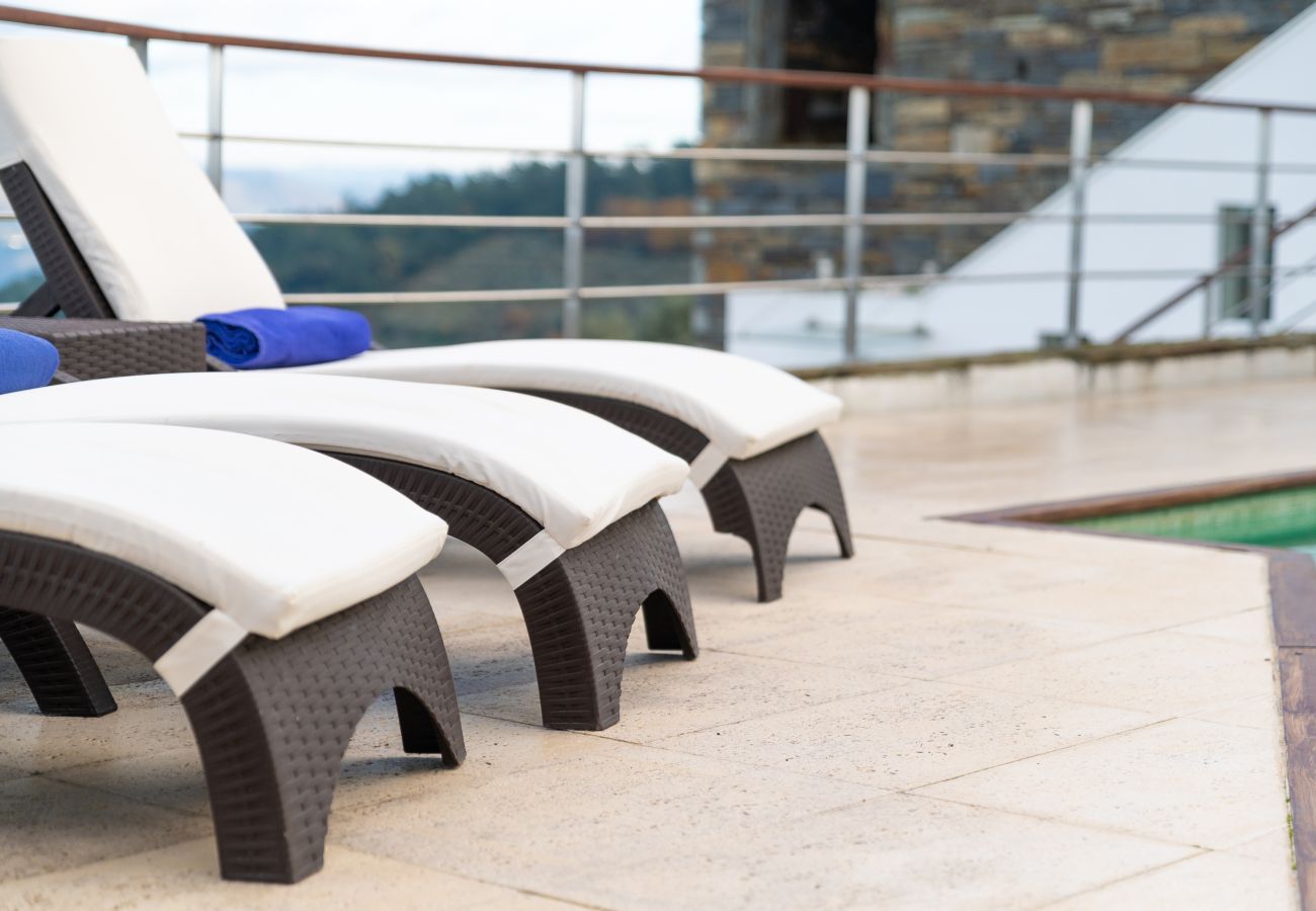 Villa à Gouvães do Douro - Maison Gouv&atilde;es par Hopstays | Piscine & Vue sur le Douro