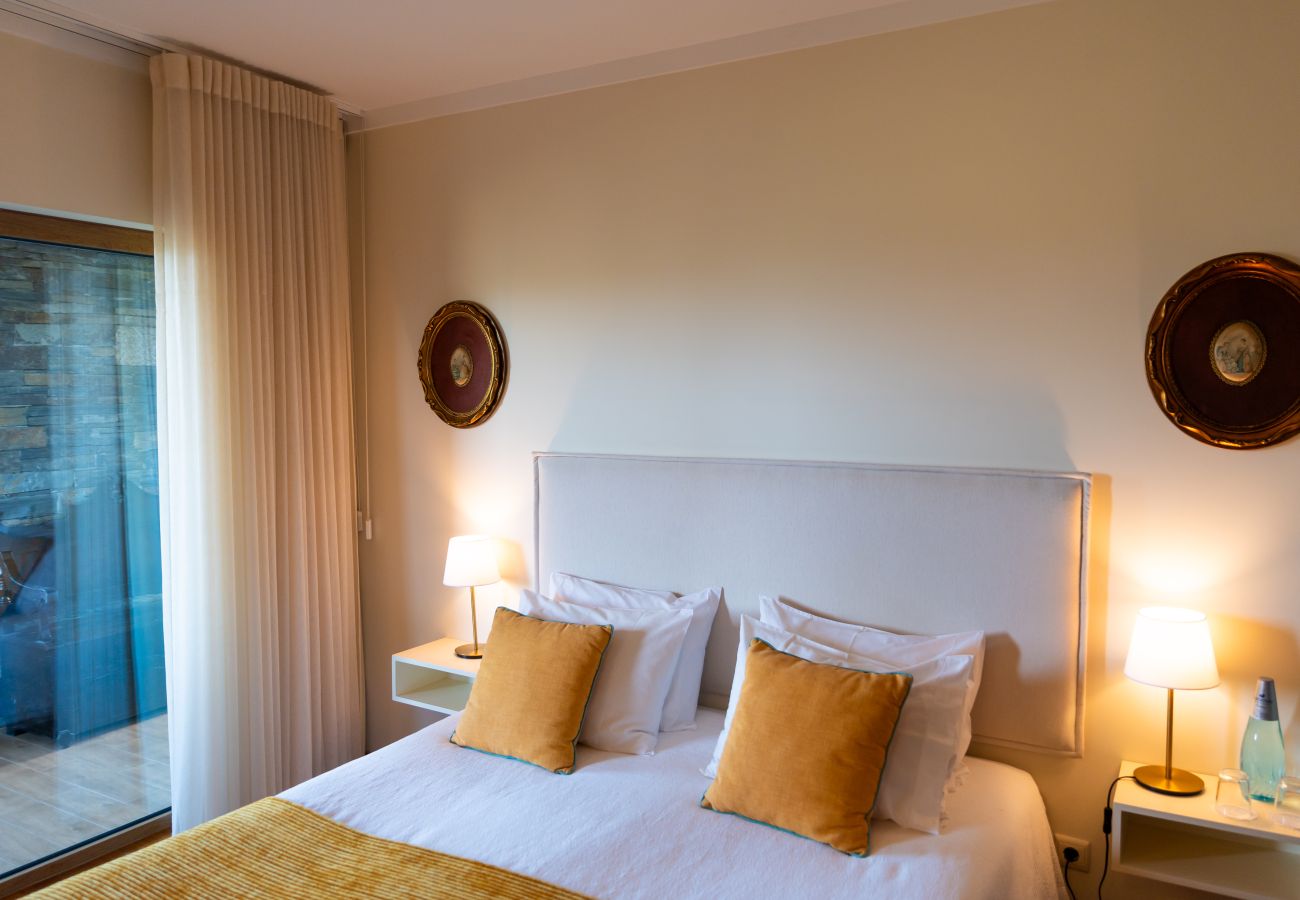 Villa à Gouvães do Douro - Maison Gouv&atilde;es par Hopstays | Piscine & Vue sur le Douro