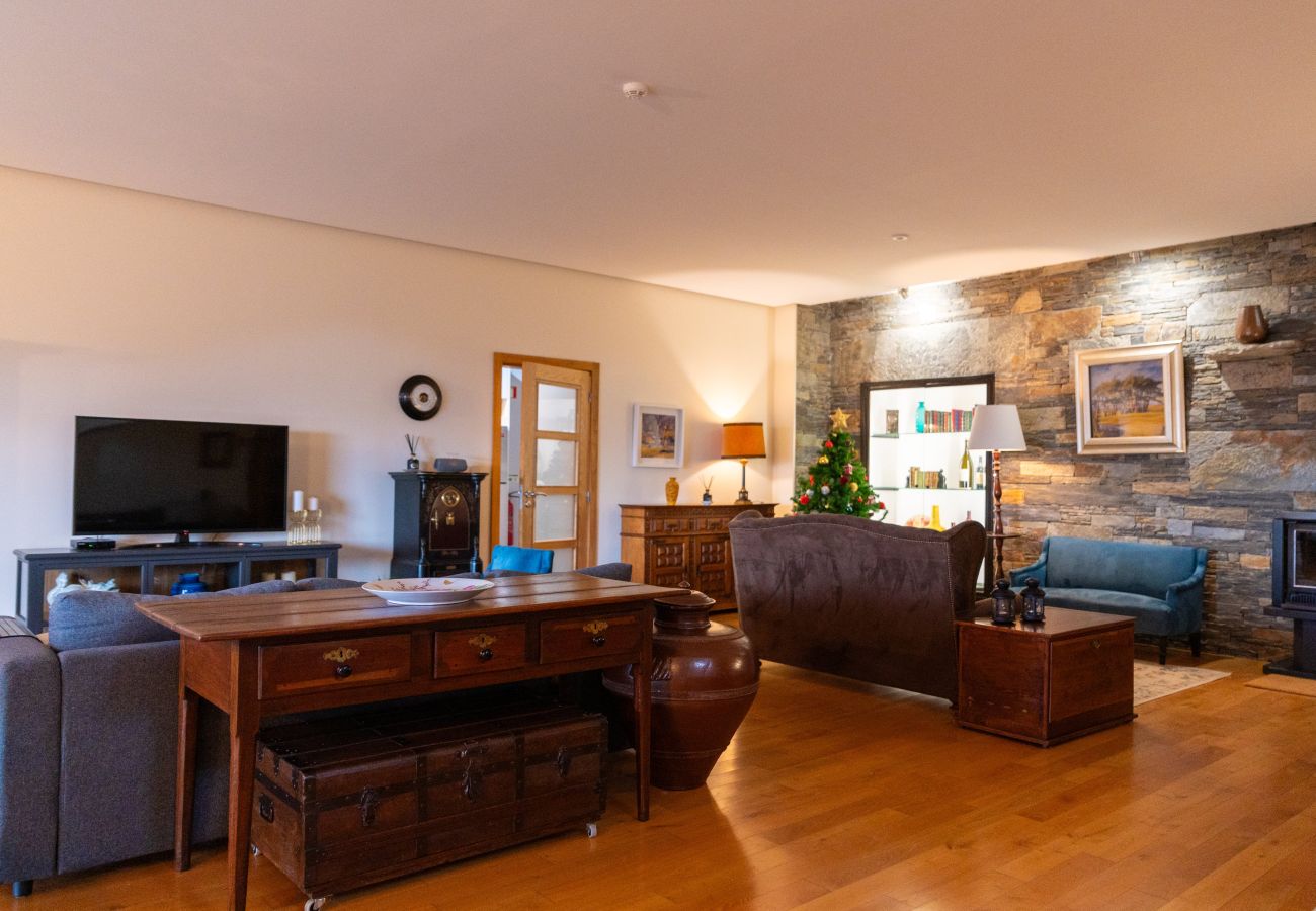 Villa à Gouvães do Douro - Maison Gouv&atilde;es par Hopstays | Piscine & Vue sur le Douro