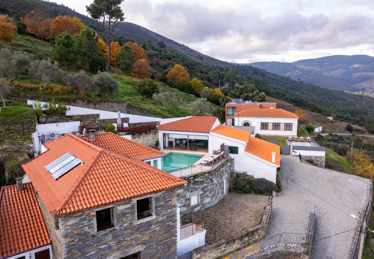 Villa à Gouvães do Douro - Maison Gouv&atilde;es par Hopstays | Piscine & Vue sur le Douro