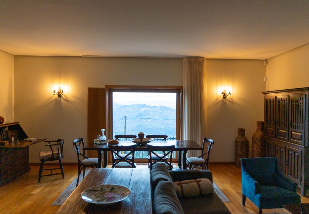 Villa à Gouvães do Douro - Maison Gouv&atilde;es par Hopstays | Piscine & Vue sur le Douro