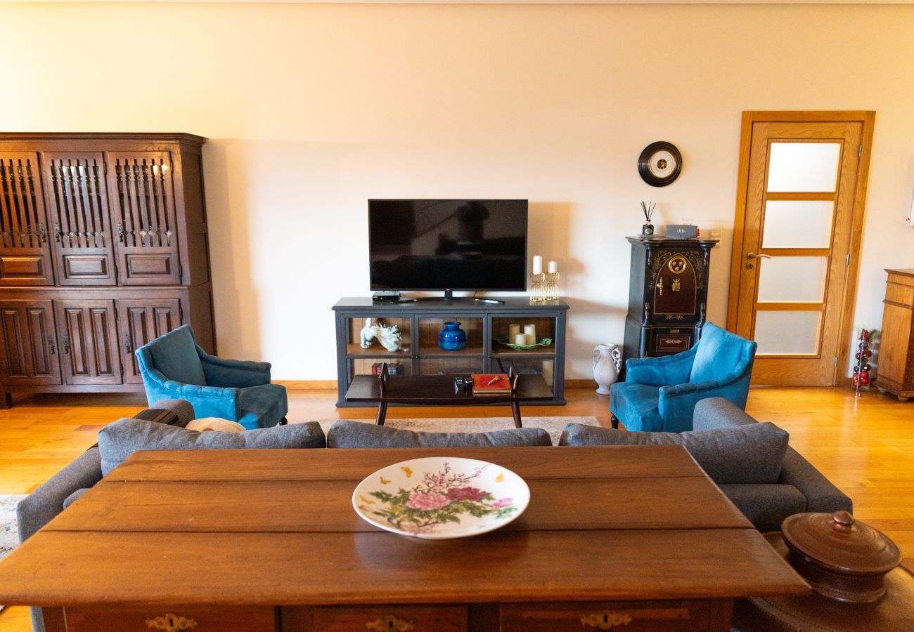 Villa à Gouvães do Douro - Maison Gouv&atilde;es par Hopstays | Piscine & Vue sur le Douro