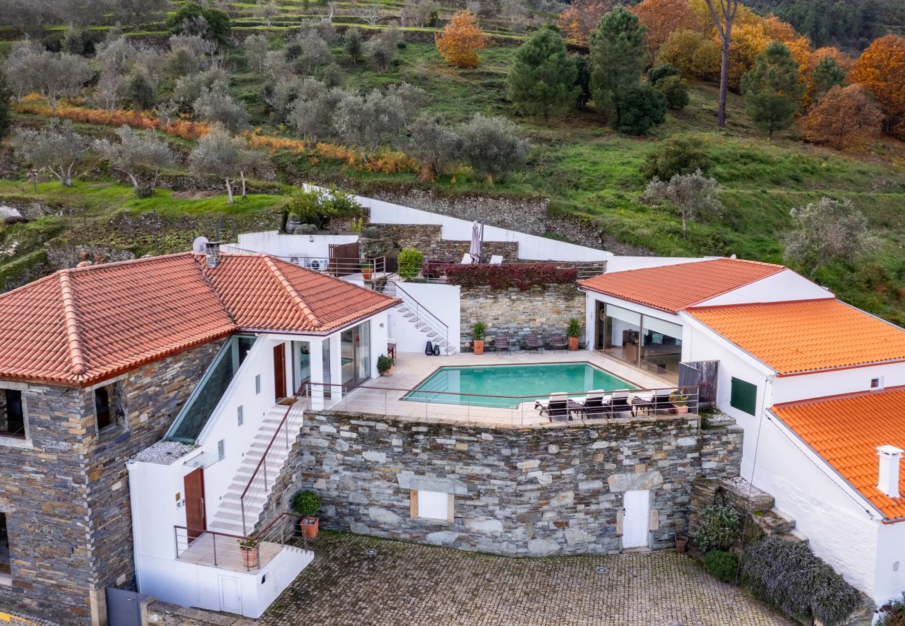 Villa à Gouvães do Douro - Maison Gouv&atilde;es par Hopstays | Piscine & Vue sur le Douro