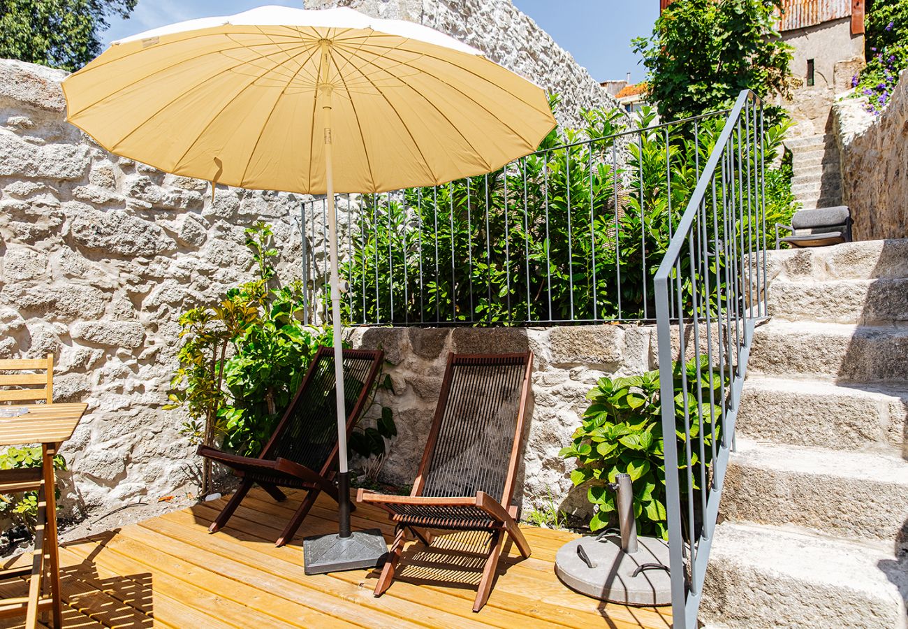 Studio a Porto - Monolocale Storico in Pietra con Giardino (Digital Nomads Friendly) - by Hopstays