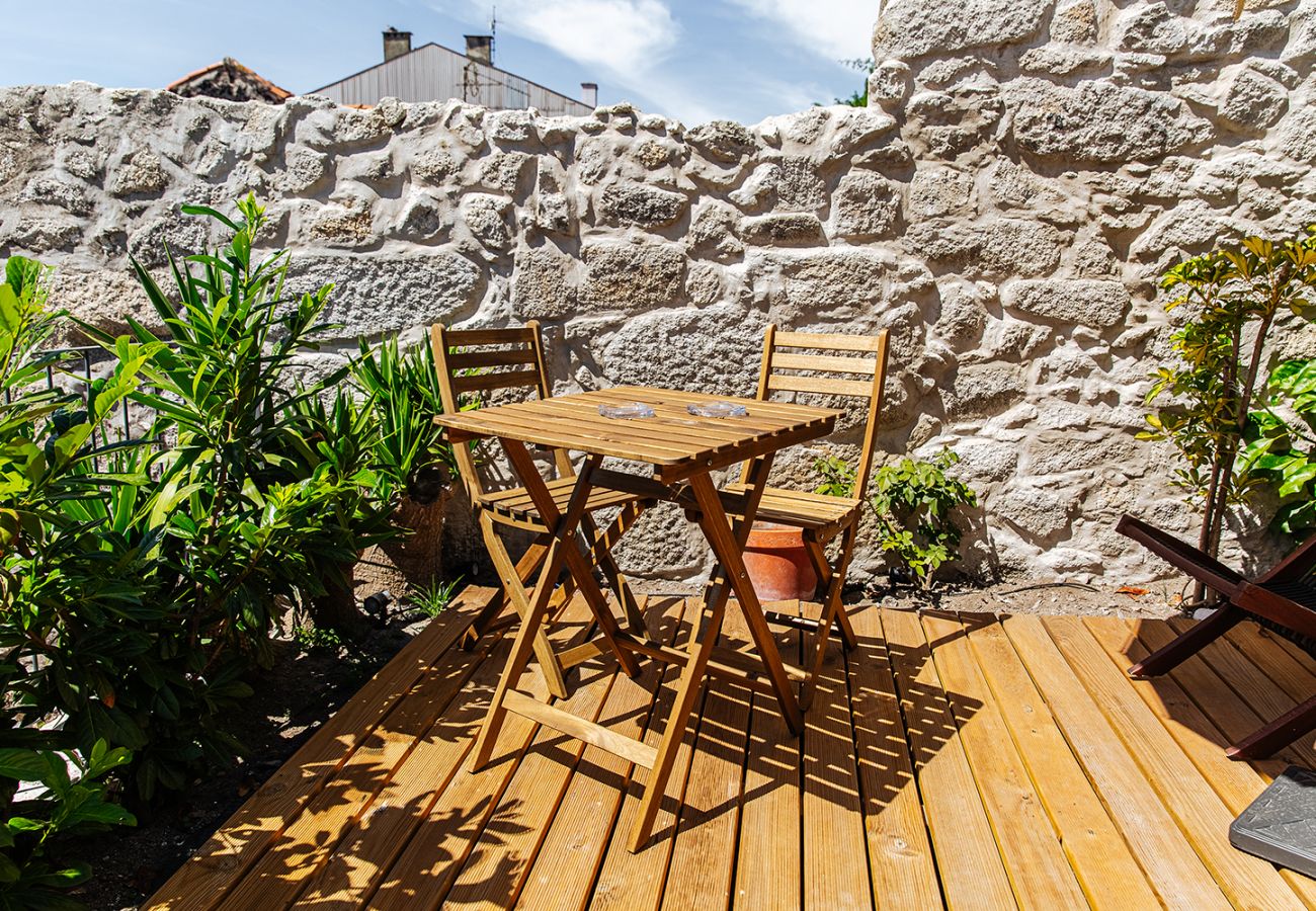 Studio a Porto - Monolocale Storico in Pietra con Giardino (Digital Nomads Friendly) - by Hopstays