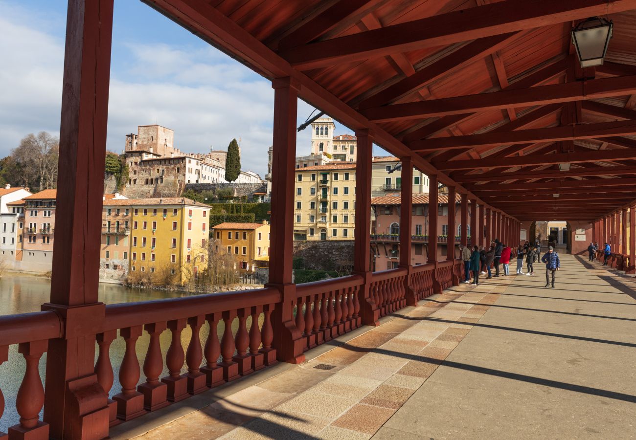 Appartamento a Bassano del Grappa - Mansarda con travi a vista nel Centro Storico