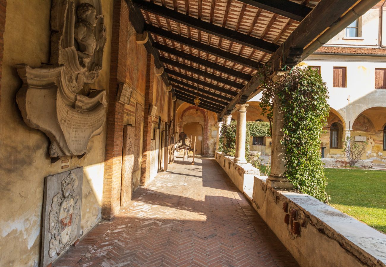 Appartamento a Bassano del Grappa - Mansarda con travi a vista nel Centro Storico