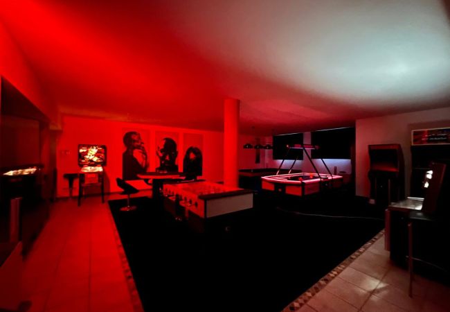 Casa a Romano d´Ezzelino - Villa con Piscina e sala giochi