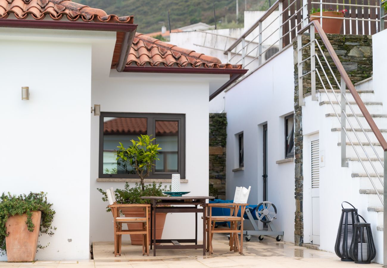 Villa a Gouvães do Douro - Hopstays - Casa de Gouvães Turismo Rural Douro