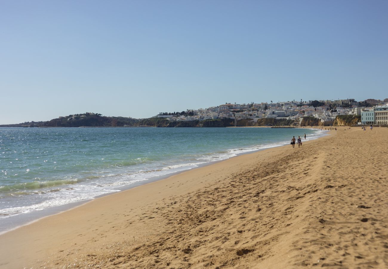 Apartamento em Albufeira - Apartamento em Resort com 3 Piscinas, em Albufeira