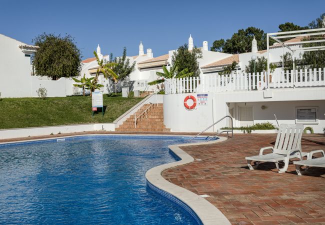 Casa em Vilamoura - Casa de férias com piscina, em Vilamoura ☀️