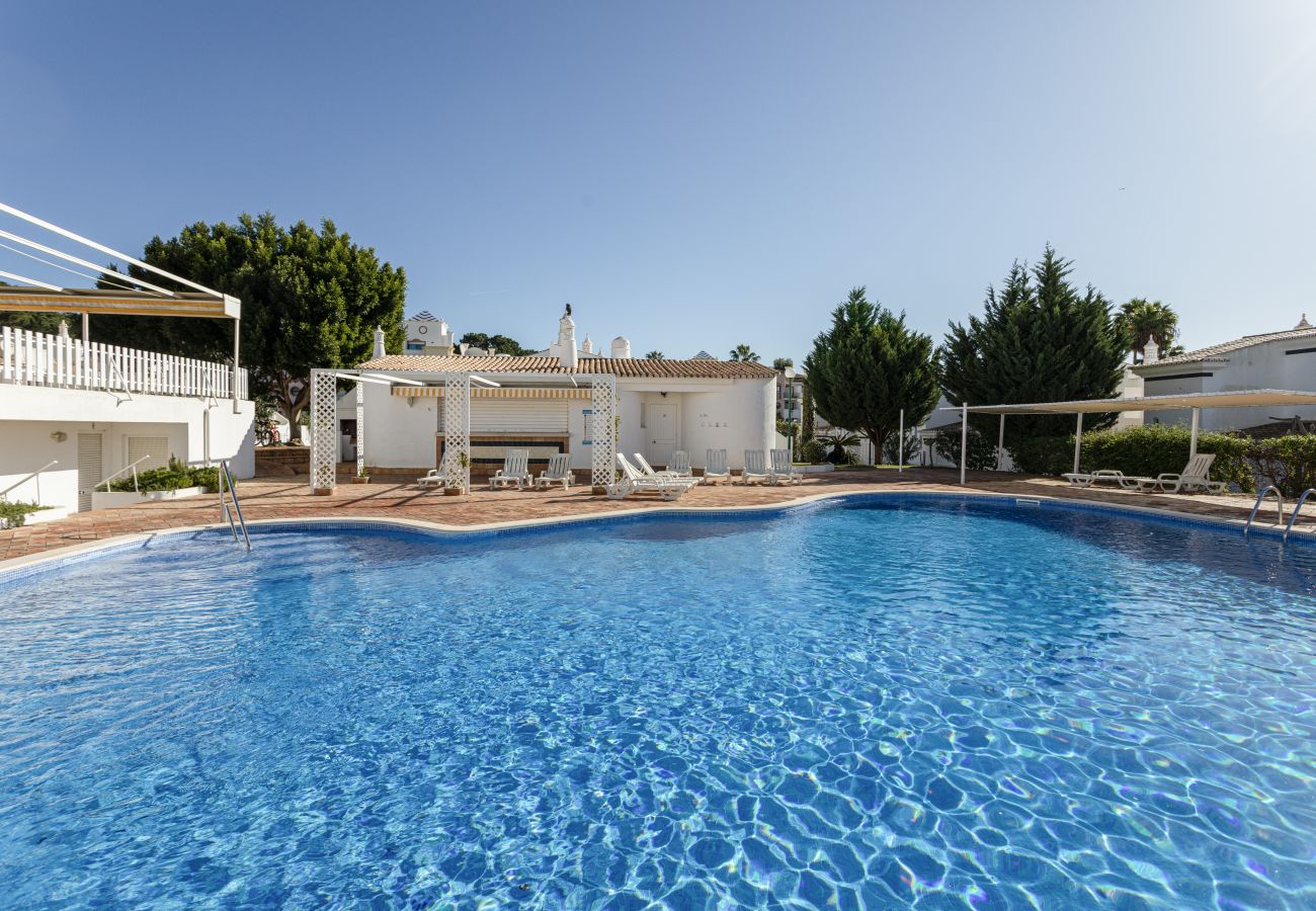 Casa em Vilamoura - Casa de férias com piscina, em Vilamoura ☀️