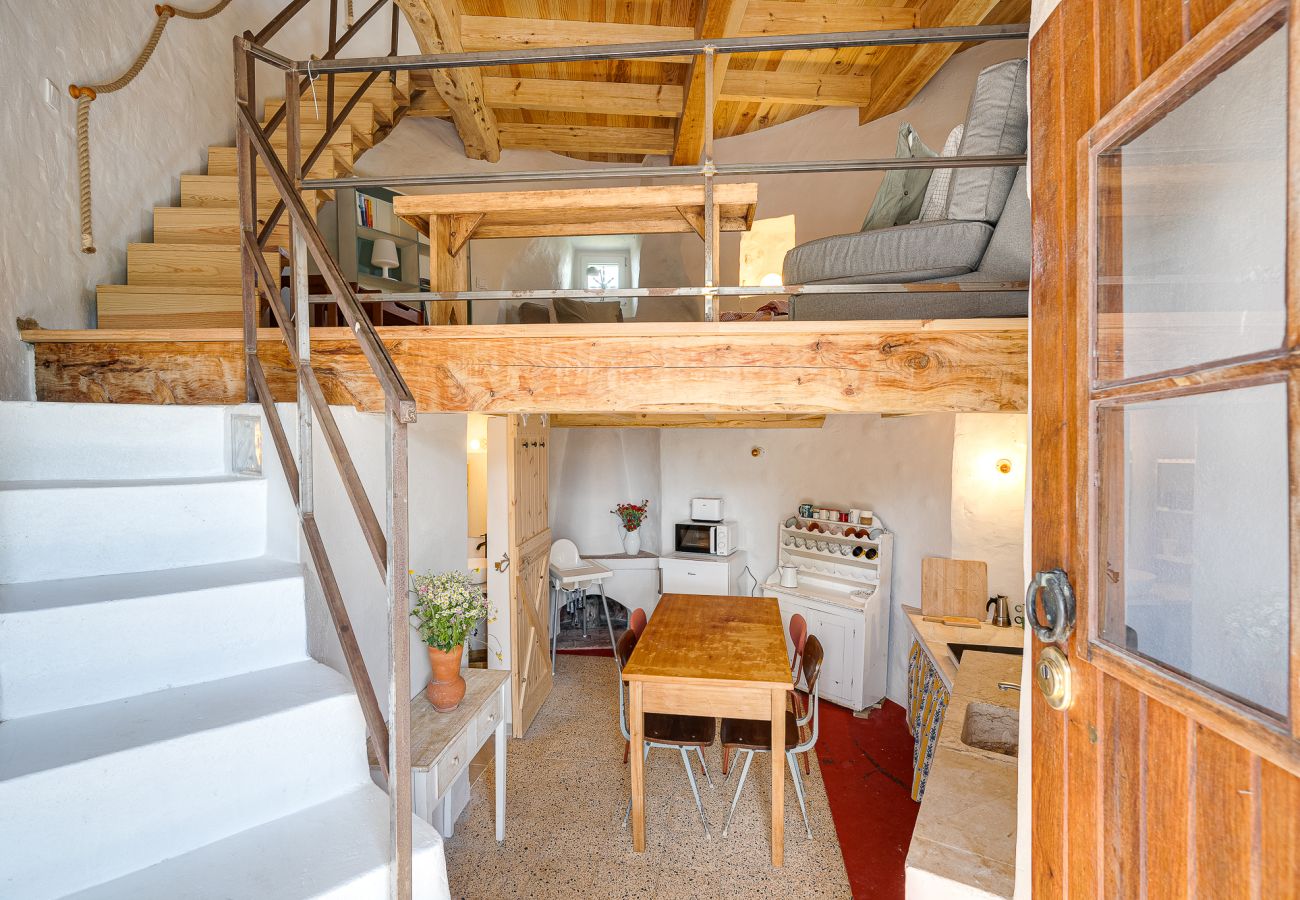Chalet em Mafra - Ericeira Windmill por Hopstays | Wild Refuge