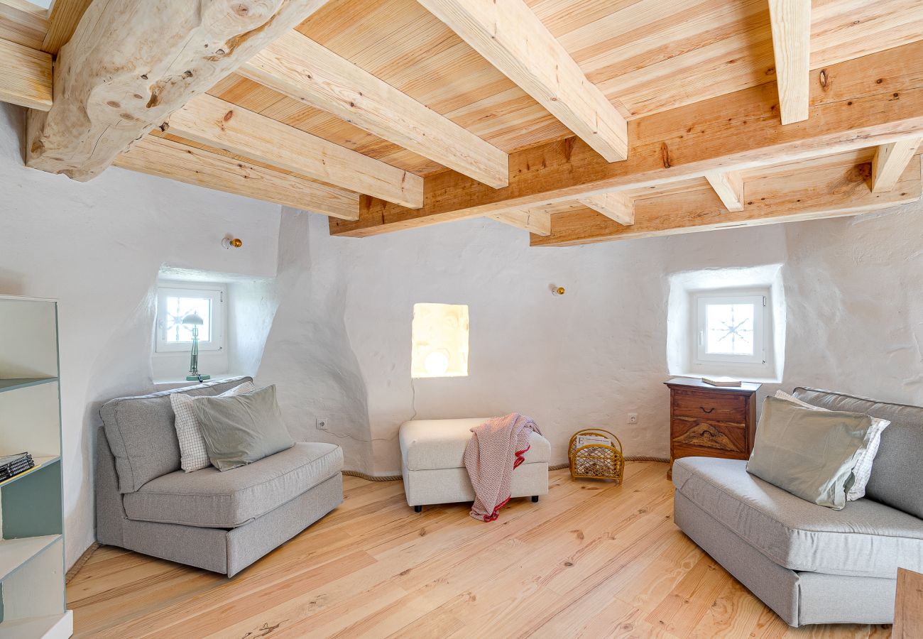 Chalet em Mafra - Ericeira Windmill por Hopstays | Wild Refuge