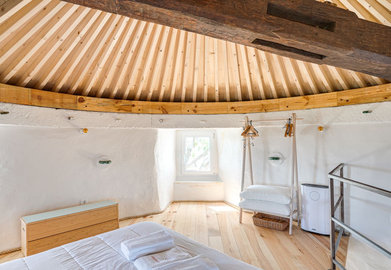 Chalet em Mafra - Ericeira Windmill por Hopstays | Wild Refuge