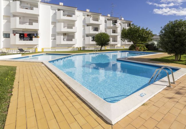 Apartamento em Albufeira - Casa May por Hopstays | Piscina na Oura