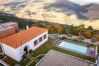 Villa em Sabrosa - Historic School with Douro View