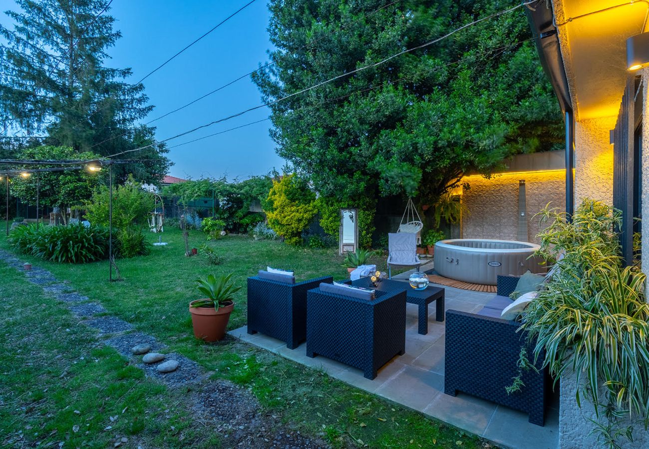 Villa em Vila Nova de Gaia - Casa das Heras - Com Jacuzzi + Voucher para Jantar