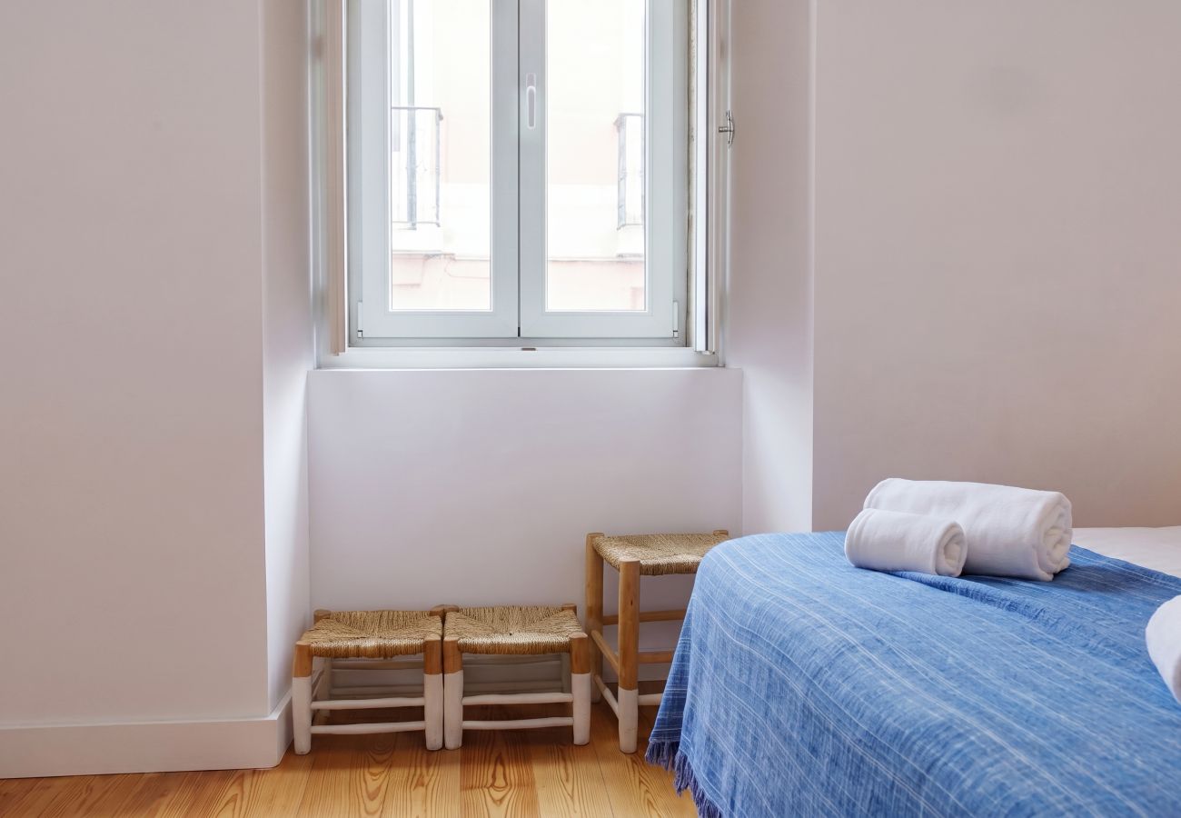 Apartamento em Lisboa - Casa do Castelo: Uma Joia no 1º Andar no Centro de Arroios