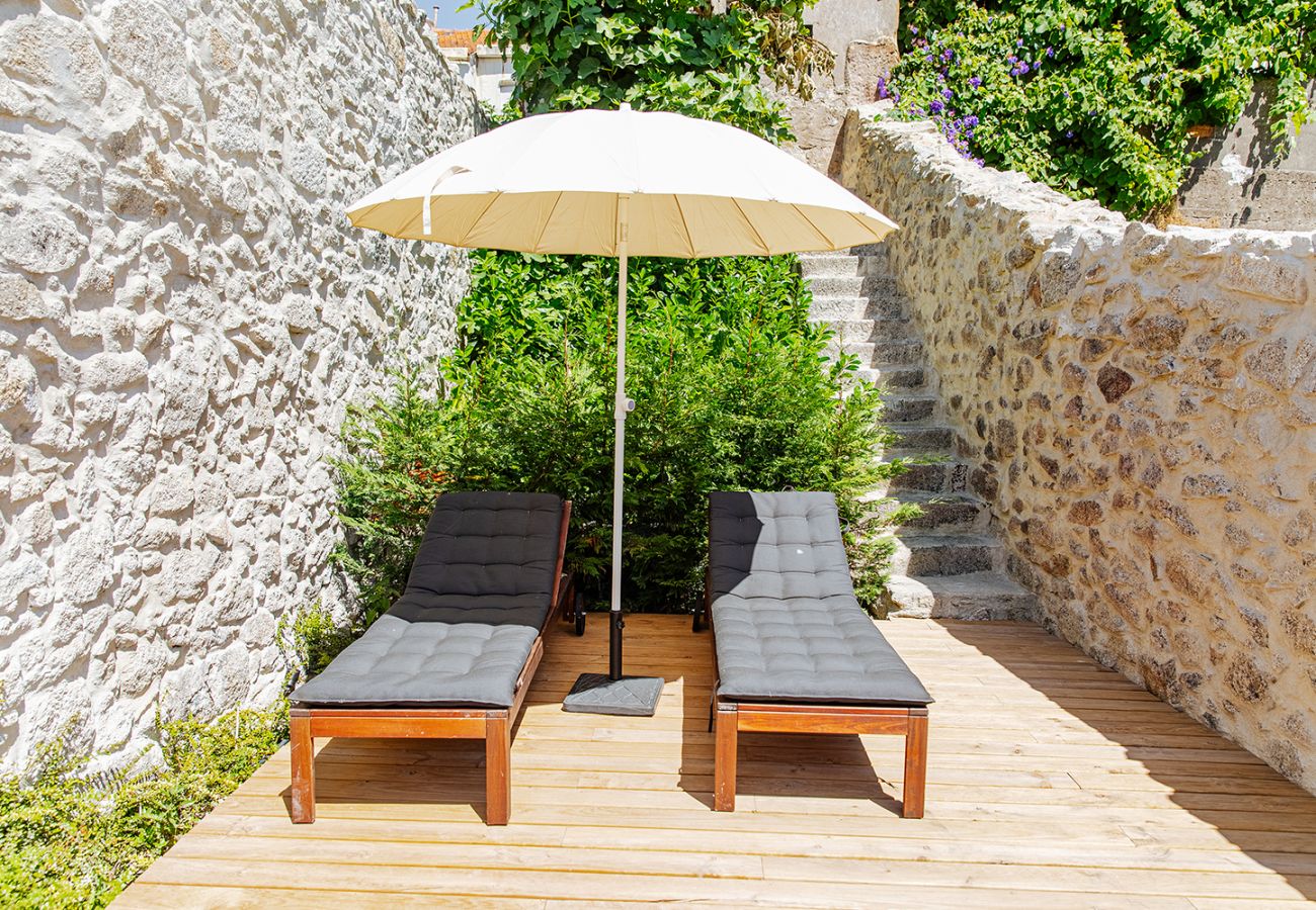  Apartment with terrace with umbrellas for relaxing in the sun