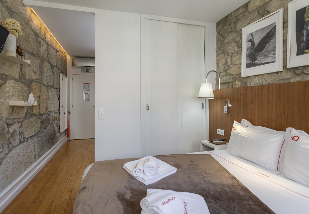 Studio in Porto - Studio apartment with terrace Trindade station 