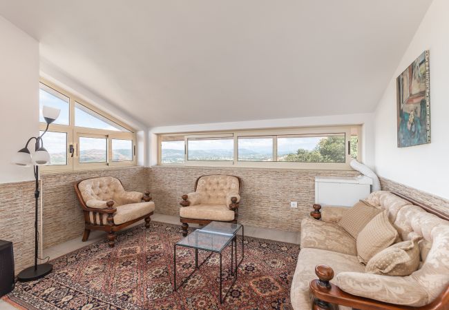 Villa in Crestuma - Crestuma Bright by Hopstays | Pool with Douro River View Villa in Crestuma - Crestuma Bright by Hopstays | Pool with Douro River View