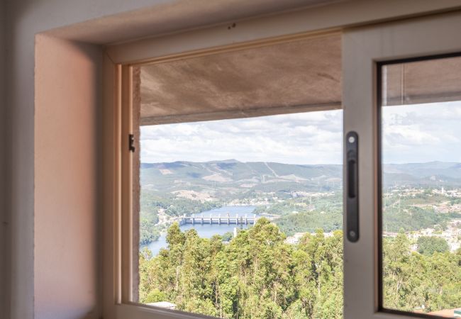 Villa in Crestuma - Crestuma Bright by Hopstays | Pool with Douro River View Villa in Crestuma - Crestuma Bright by Hopstays | Pool with Douro River View