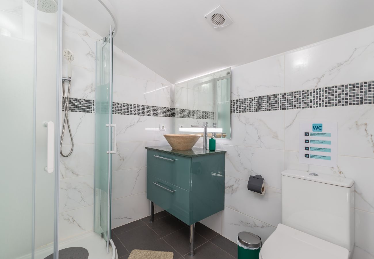 Villa in Crestuma - Crestuma Bright by Hopstays | Pool with Douro River View