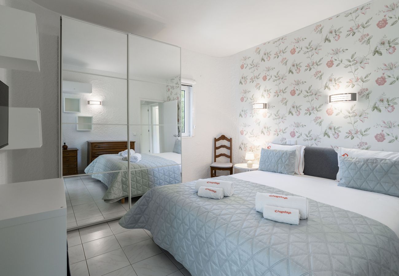 Apartment in Quarteira - Hopstays - 2133 Sun & Sea Flat