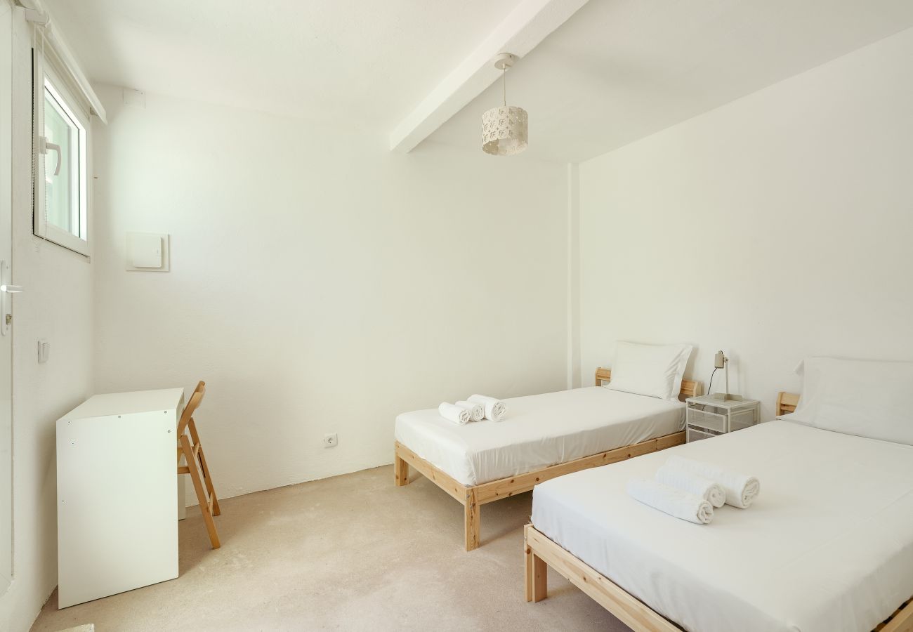 Rent by room in Palmela - 08.03 Shared property